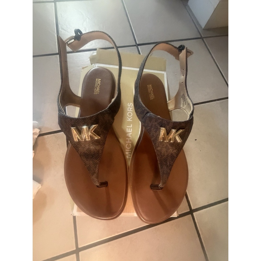 Michael Kors Reed Flat Thong Brown Sandals-size 11